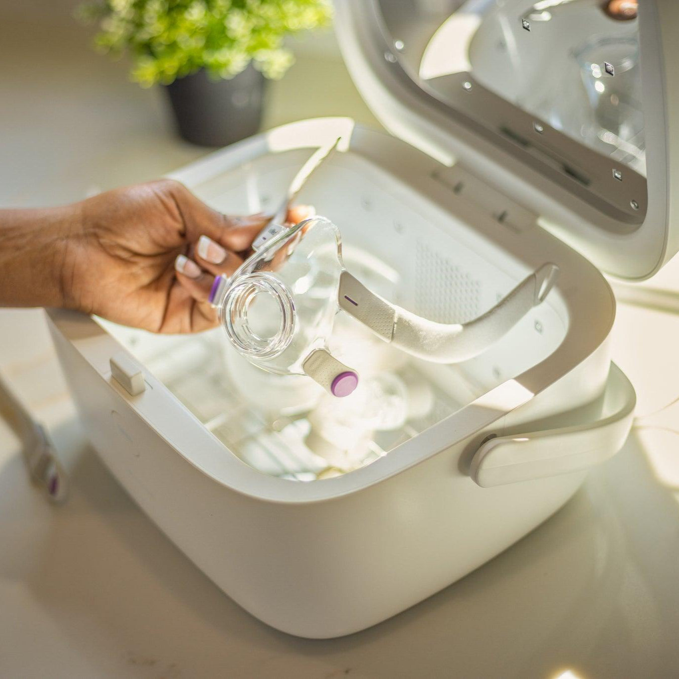 Liviliti Paptizer UVC LED Smart CPAP Sanitizer - sleeping.com