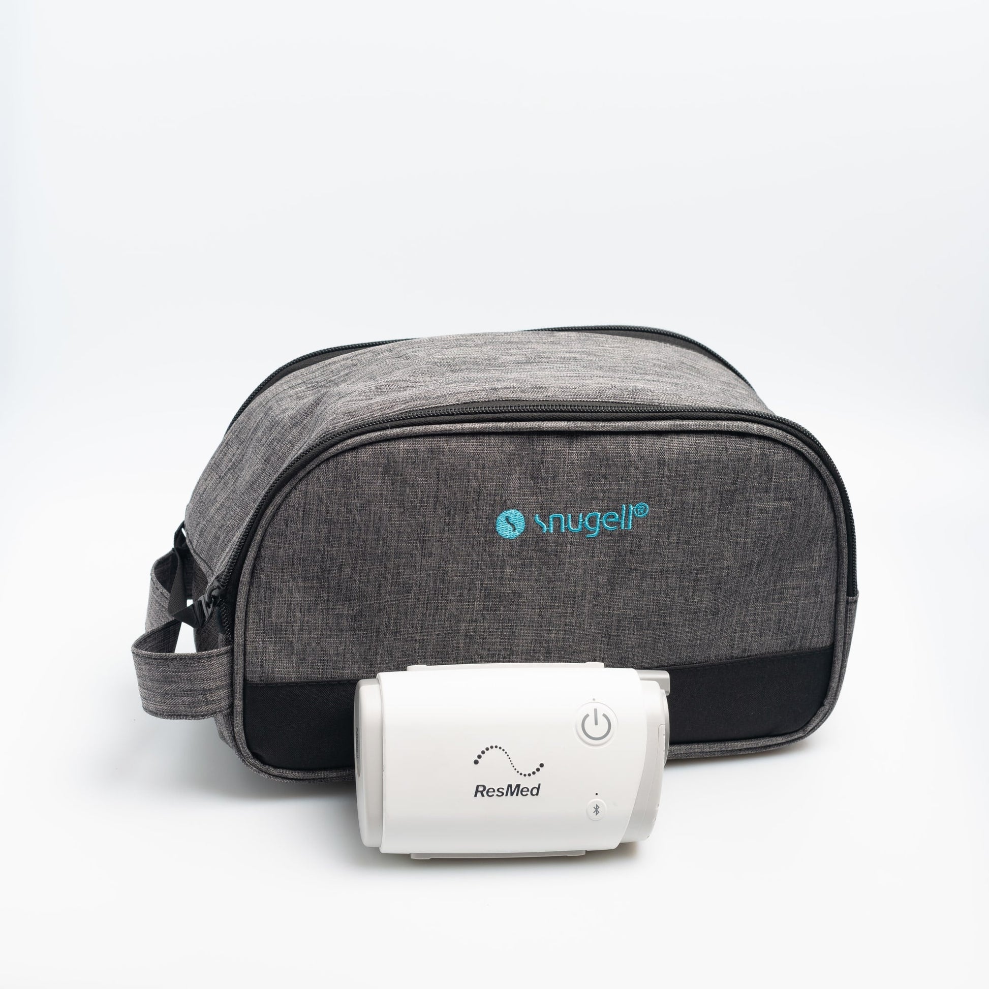 Snugell Bolso CPAP Travel bag featured with an AirMini CPAP travel machine.