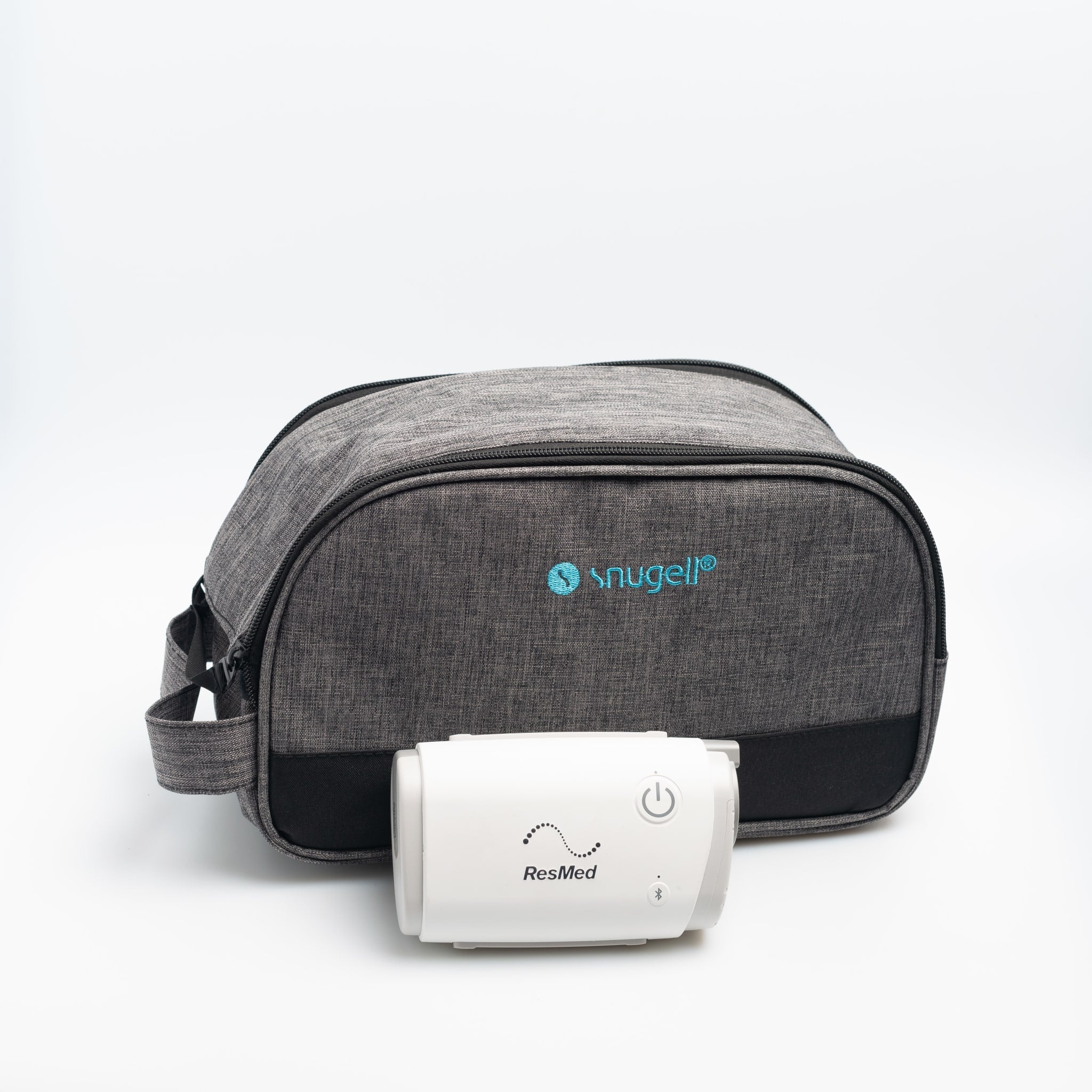 Snugell Bolso CPAP Travel bag featured with an AirMini CPAP travel machine.